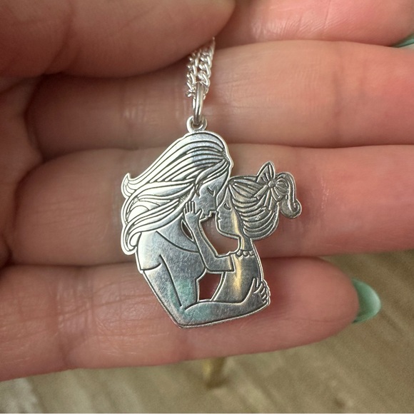 Sterling Silver 925 Necklace Mother & Daughter Pendant - Picture 3 of 12